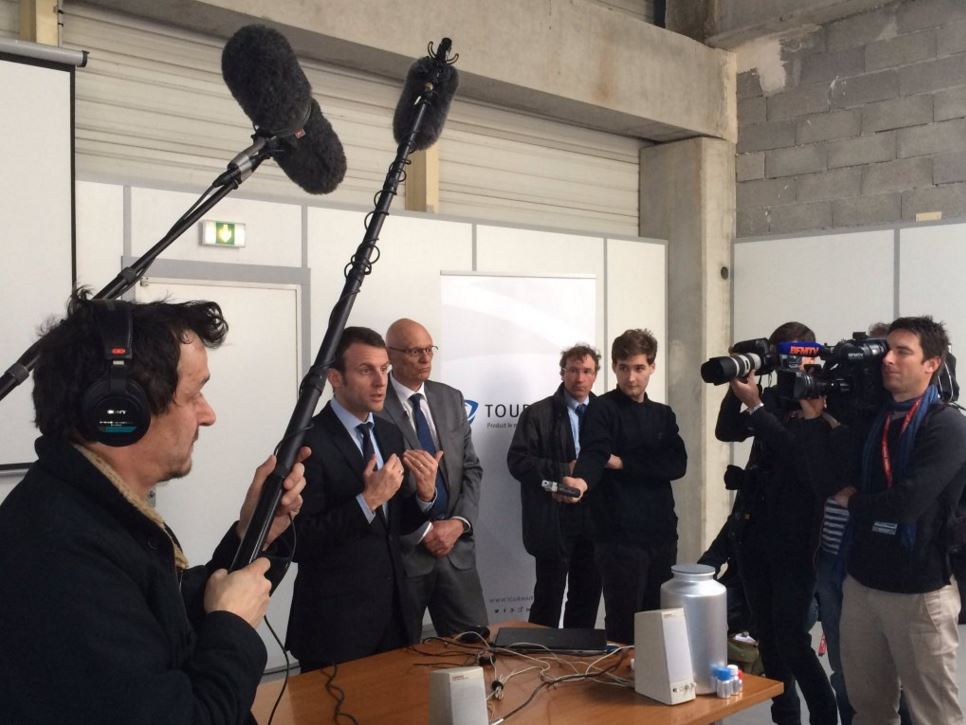 Emmanuel Macron en visite chez Tournaire : « Vous êtes un bel exemple »